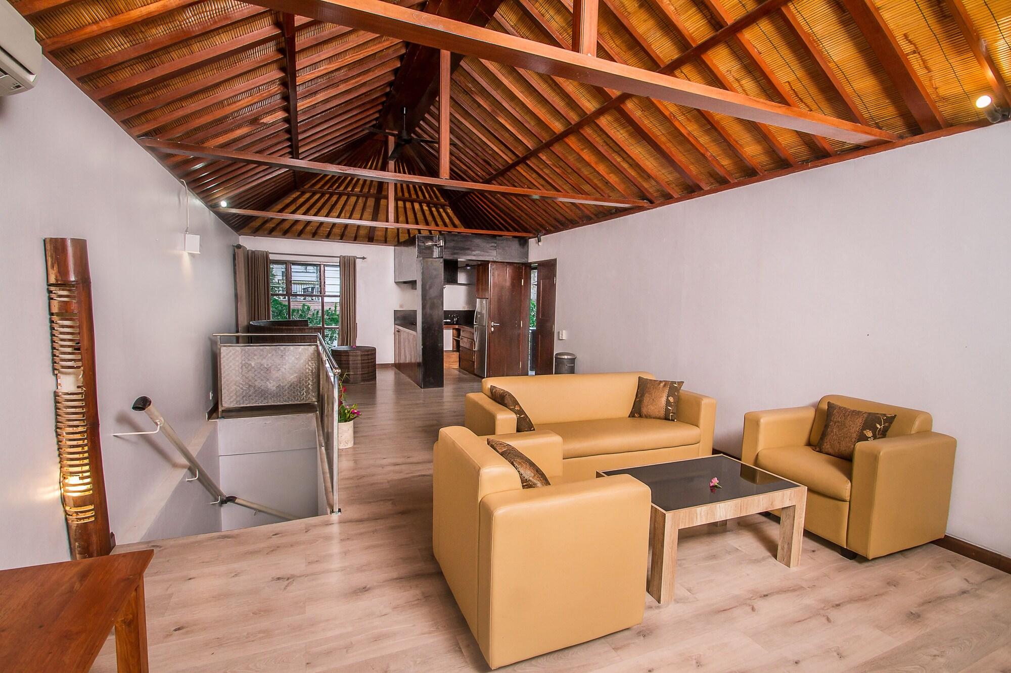 Puri Saron Hotel Madangan - Gianyar بيانغان المظهر الخارجي الصورة
