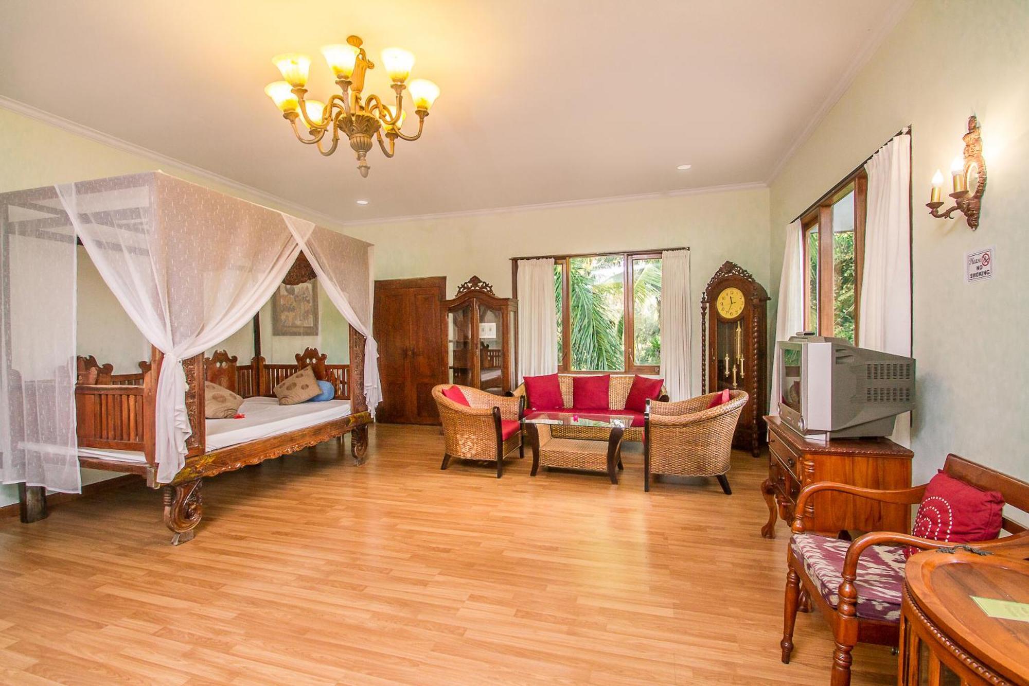 Puri Saron Hotel Madangan - Gianyar بيانغان الغرفة الصورة